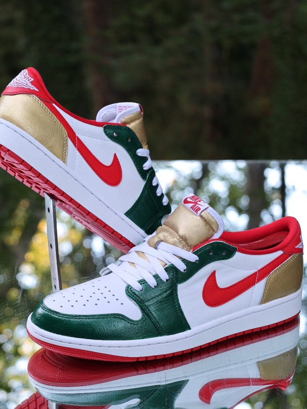 Air Jordan 1 Retro Low OG Red Green Gold - Picture 2 of 15
